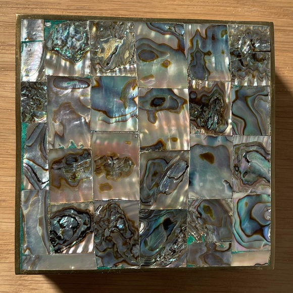 Vintage Abalone Shell and Brass Decorative Trinket Box with Rosewood Lining - Picture 7 of 11